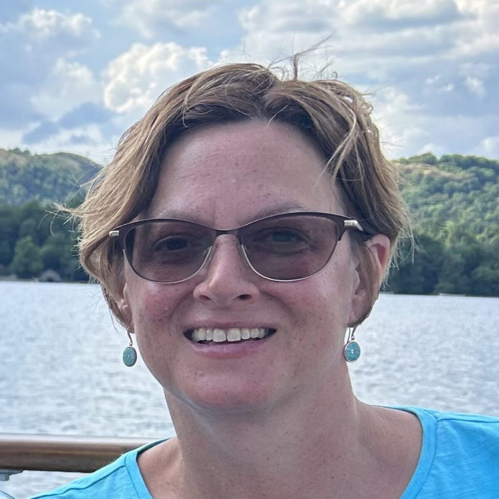 Lindsay scaled e1714548651605 1200x1200 1